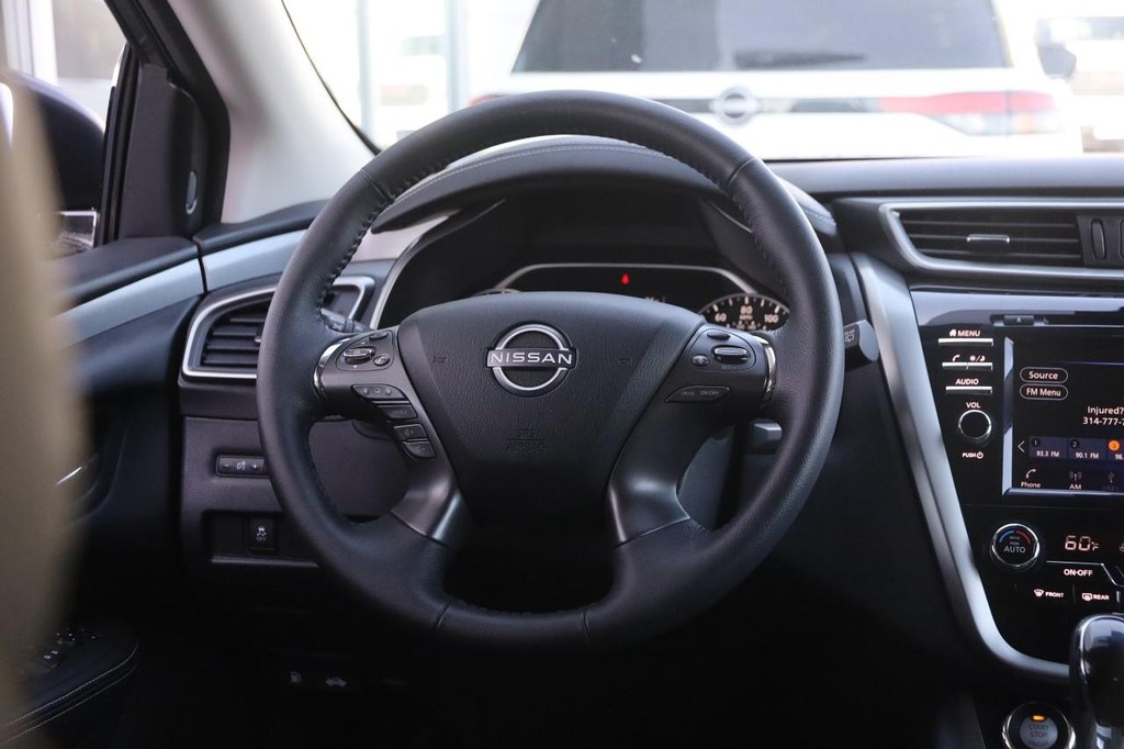 Nissan Murano Vehicle Image 23