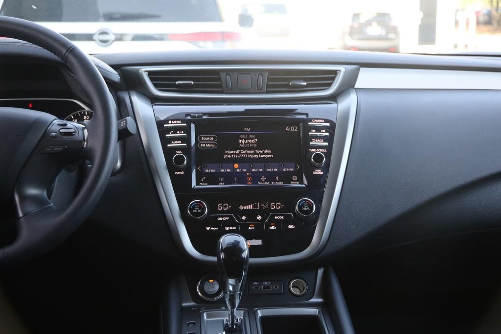 Nissan Murano Vehicle Image 24