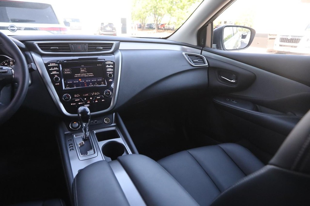 Nissan Murano Vehicle Image 25