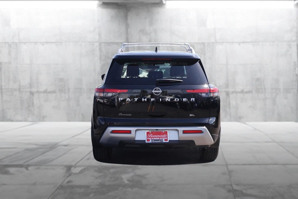 Nissan Pathfinder Vehicle Image 06