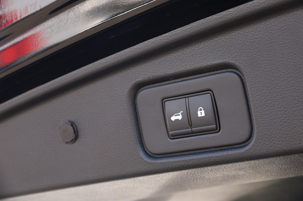 Nissan Pathfinder Vehicle Image 08