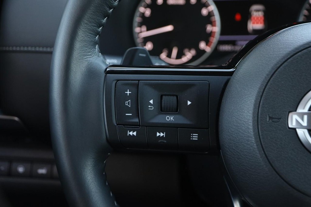 Nissan Pathfinder Vehicle Image 13