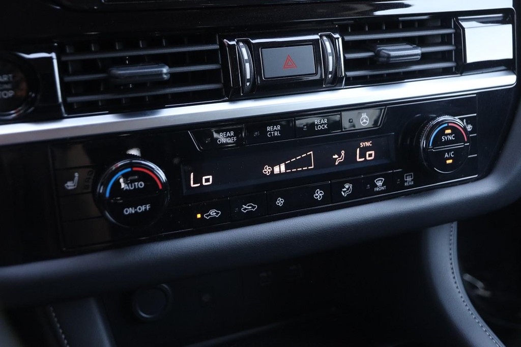 Nissan Pathfinder Vehicle Image 20