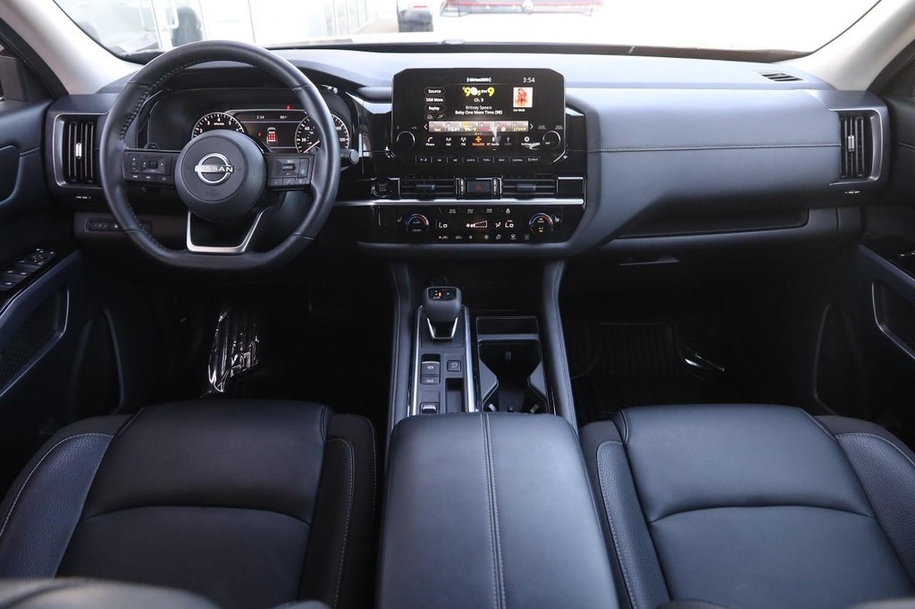 Nissan Pathfinder Vehicle Image 23