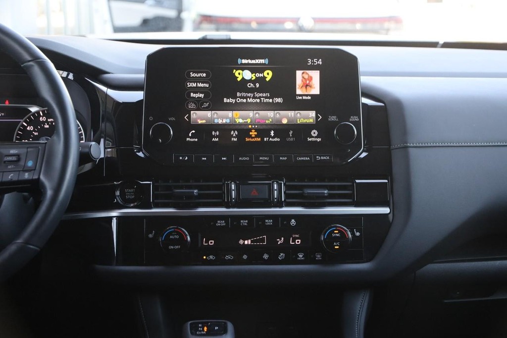 Nissan Pathfinder Vehicle Image 26