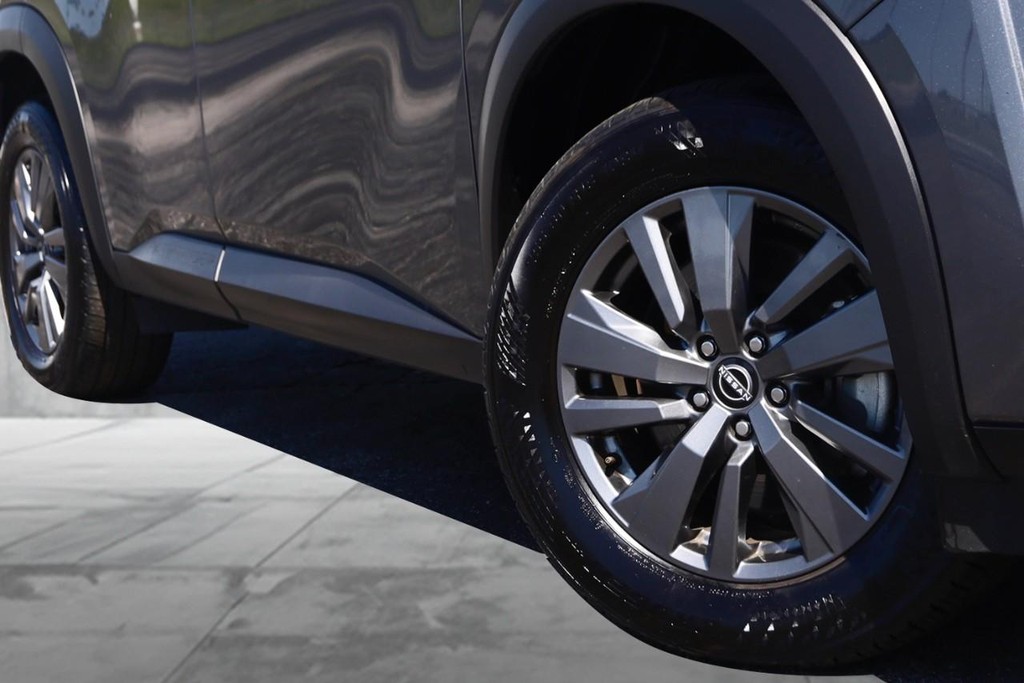 Nissan Pathfinder Vehicle Image 03