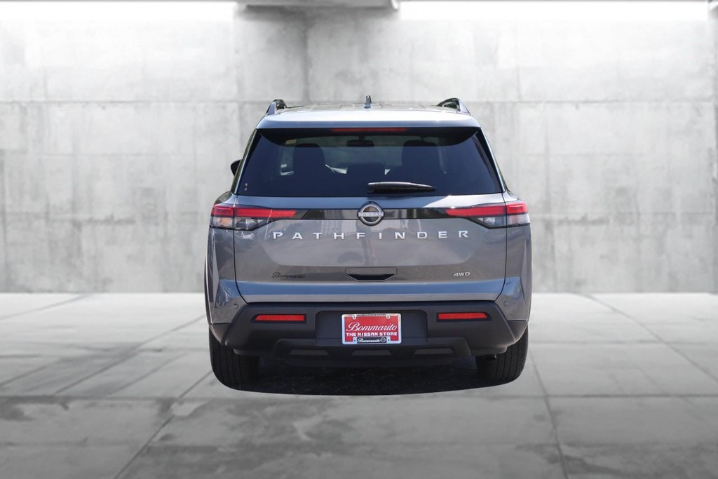 Nissan Pathfinder Vehicle Image 06