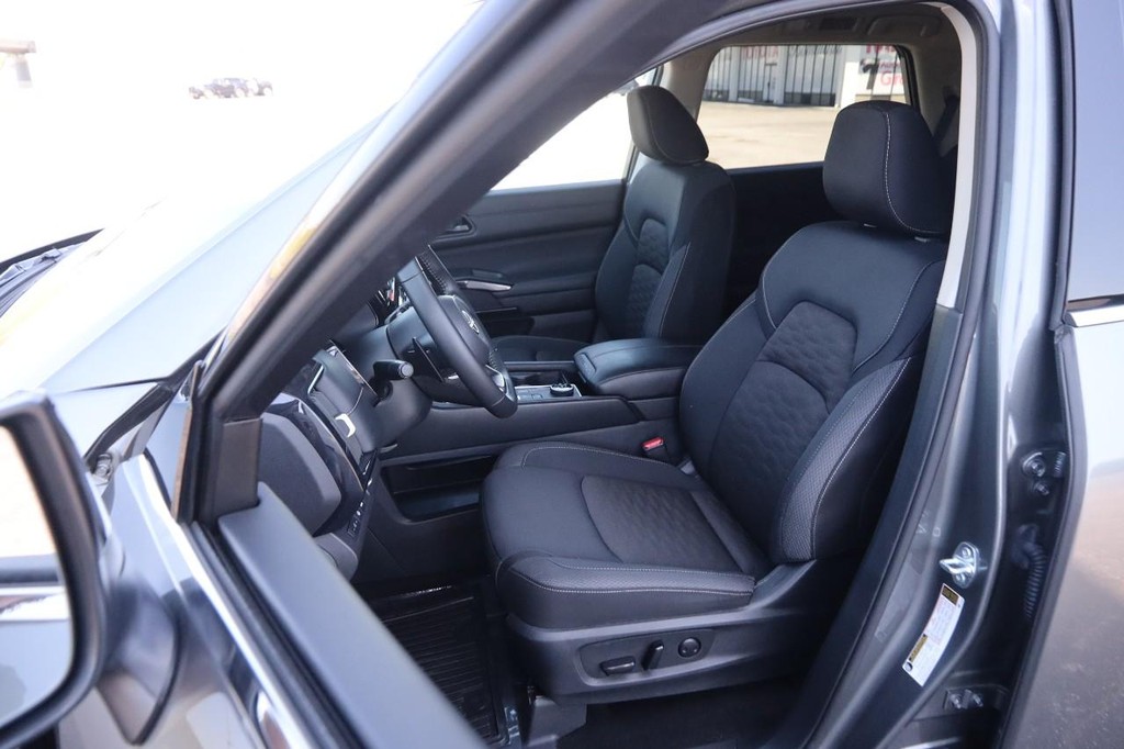 Nissan Pathfinder Vehicle Image 09