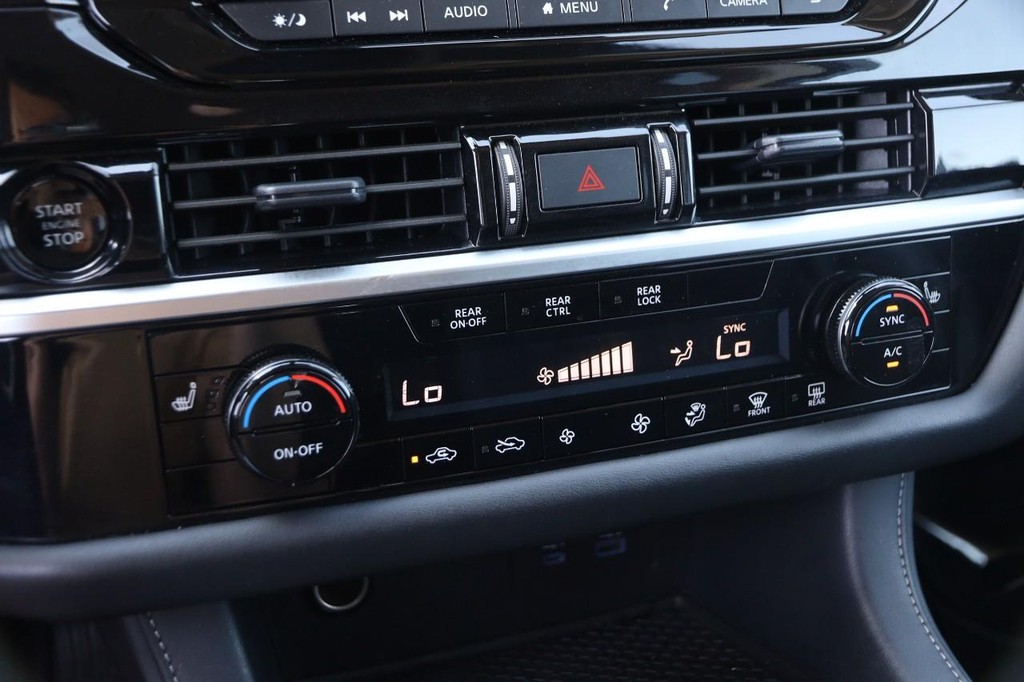 Nissan Pathfinder Vehicle Image 20
