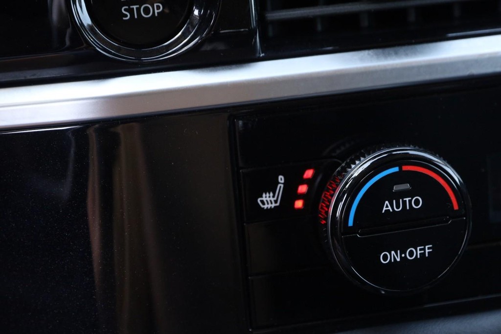 Nissan Pathfinder Vehicle Image 21