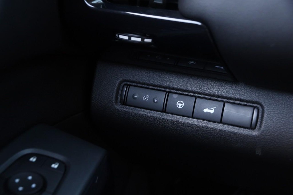 Nissan Pathfinder Vehicle Image 23