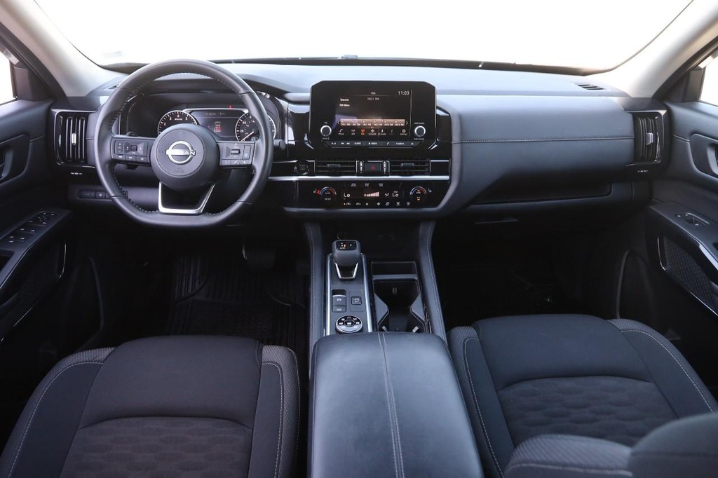 Nissan Pathfinder Vehicle Image 24