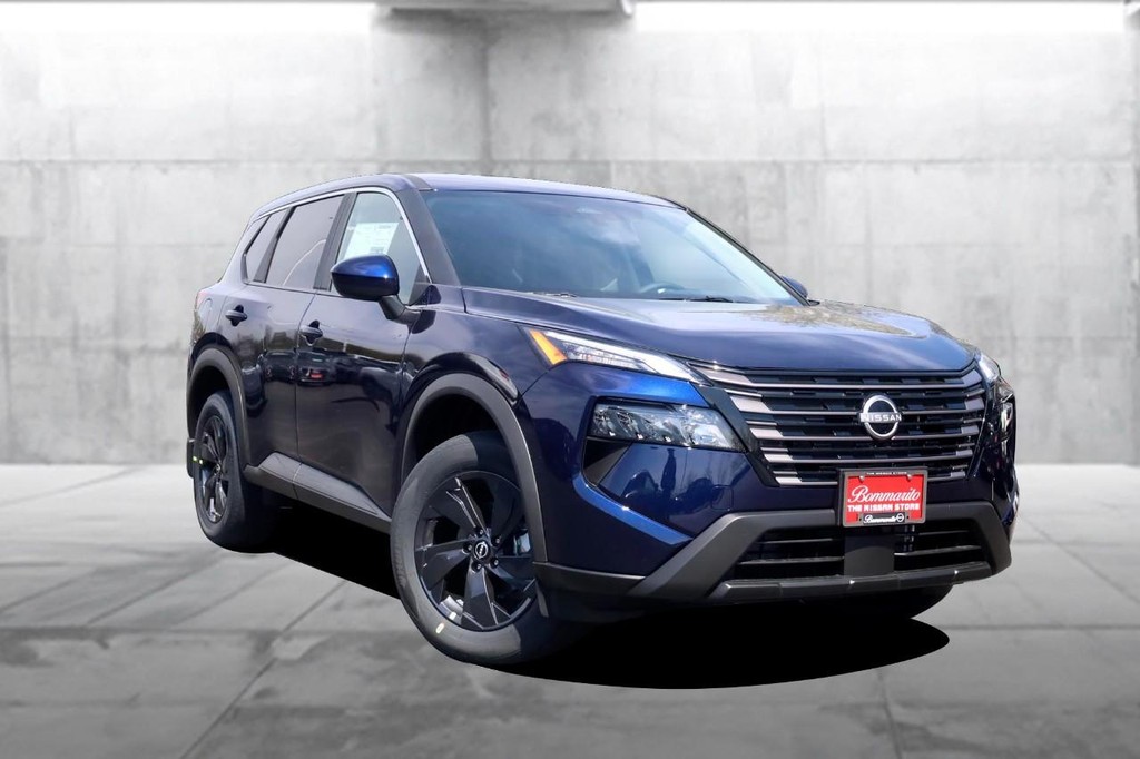 Nissan Rogue Vehicle Image 02