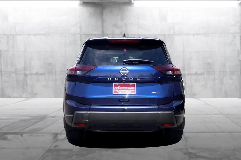 Nissan Rogue Vehicle Image 06