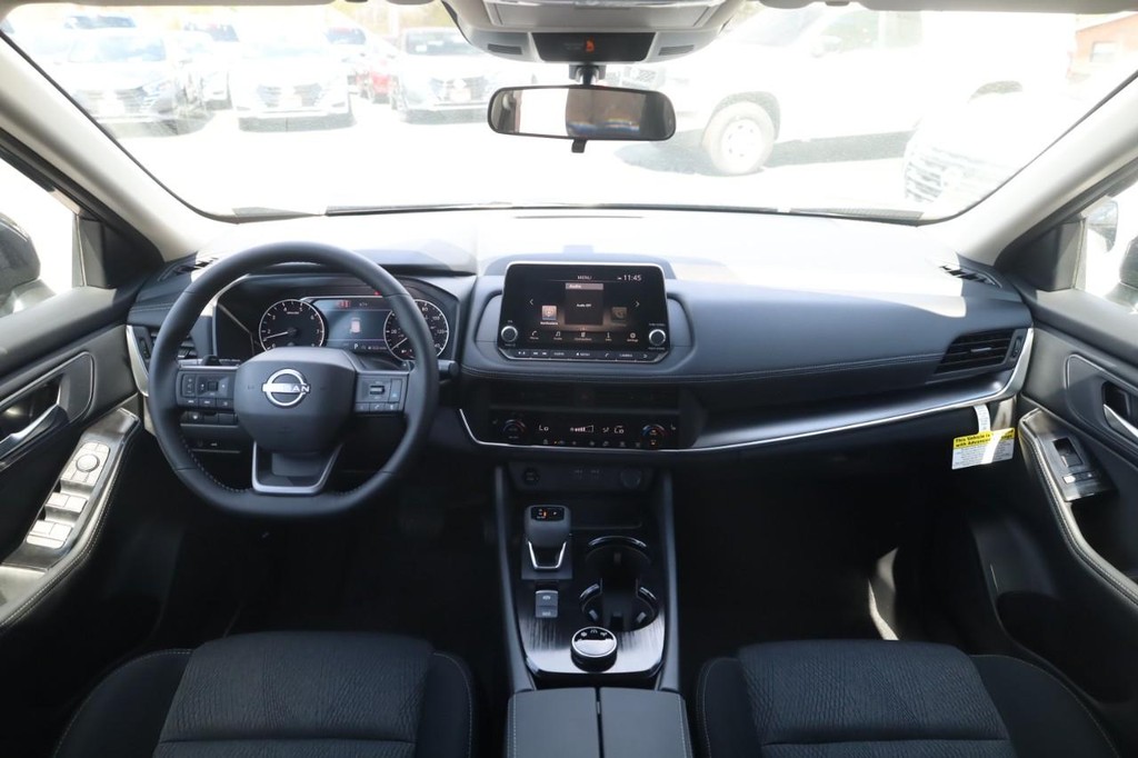 Nissan Rogue Vehicle Image 07