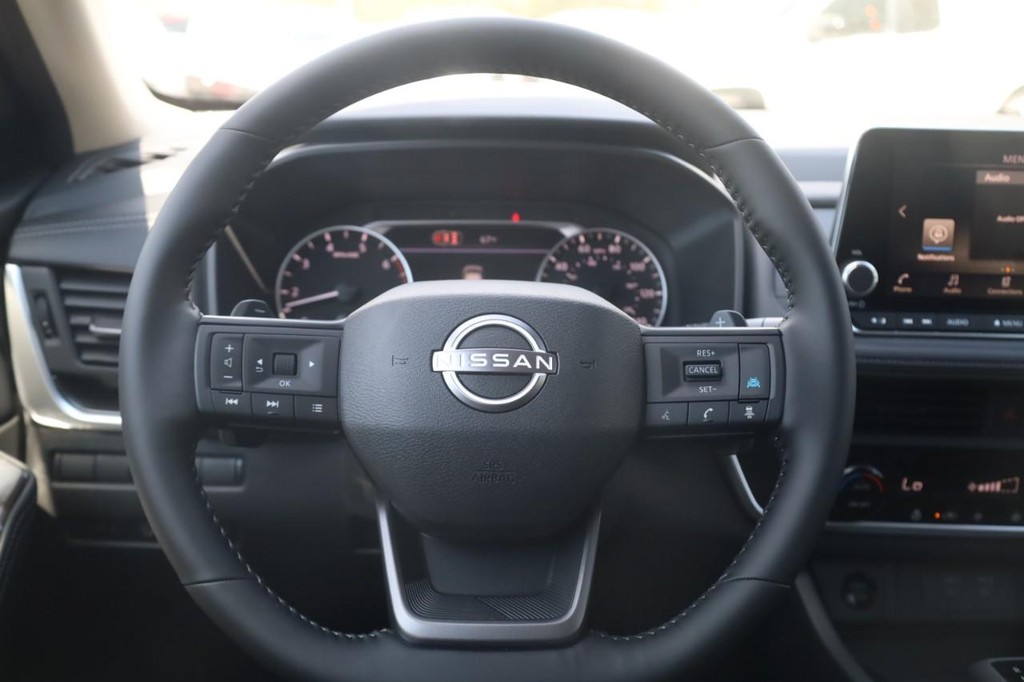 Nissan Rogue Vehicle Image 08
