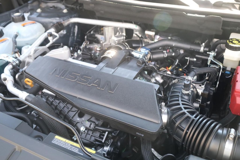 Nissan Rogue Vehicle Image 24
