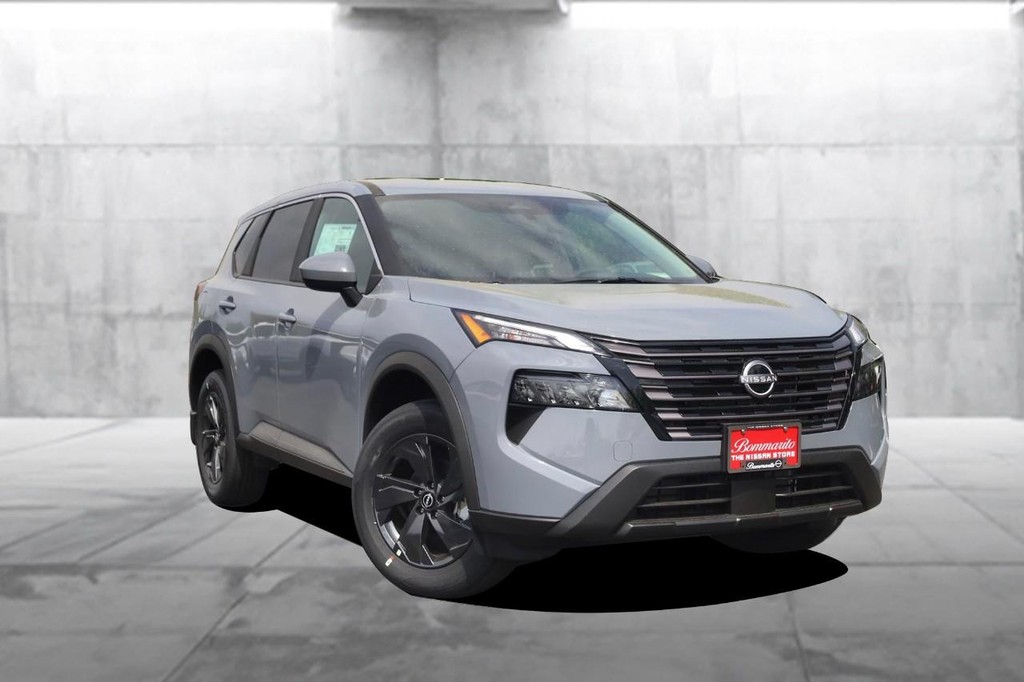 Nissan Rogue Vehicle Image 02