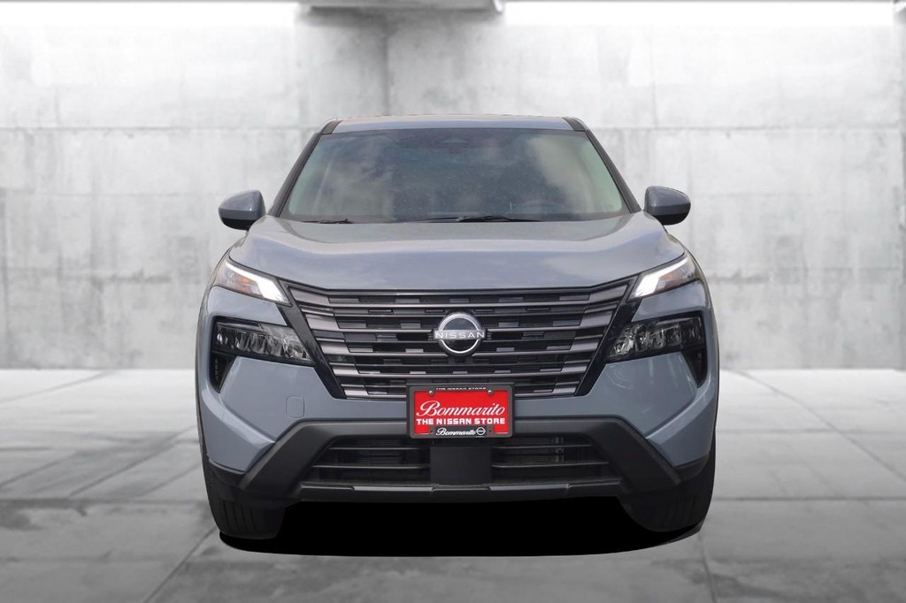 Nissan Rogue Vehicle Image 04