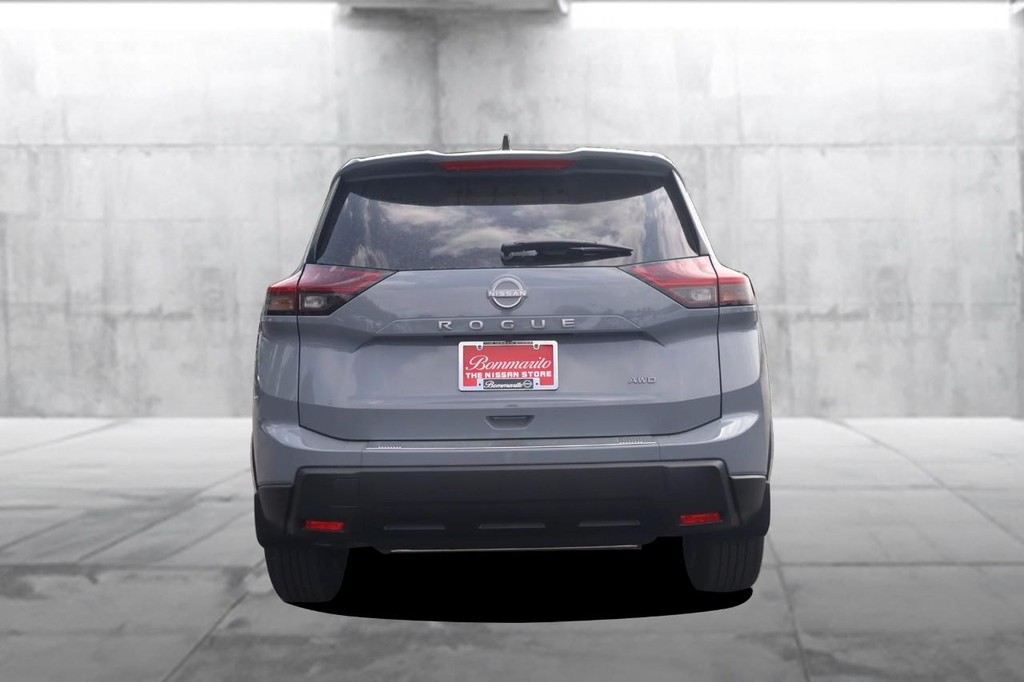 Nissan Rogue Vehicle Image 06