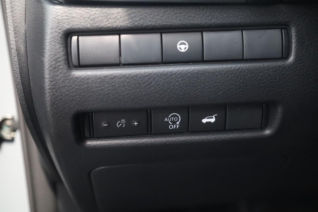 Nissan Rogue Vehicle Image 12