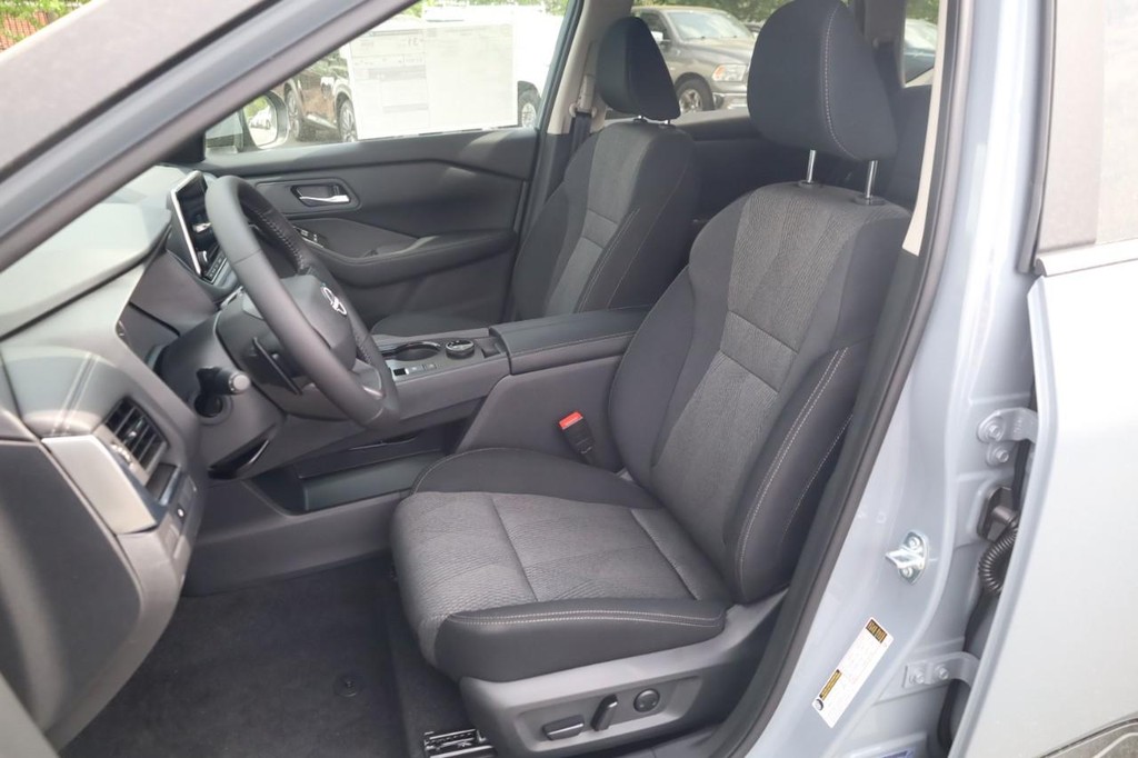 Nissan Rogue Vehicle Image 20