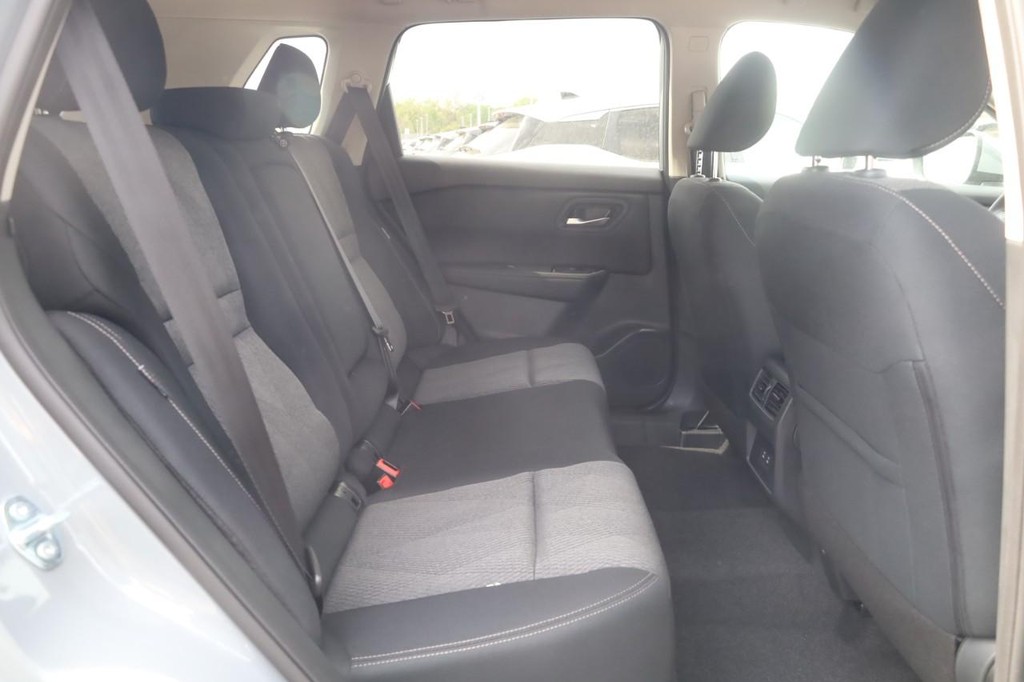 Nissan Rogue Vehicle Image 22