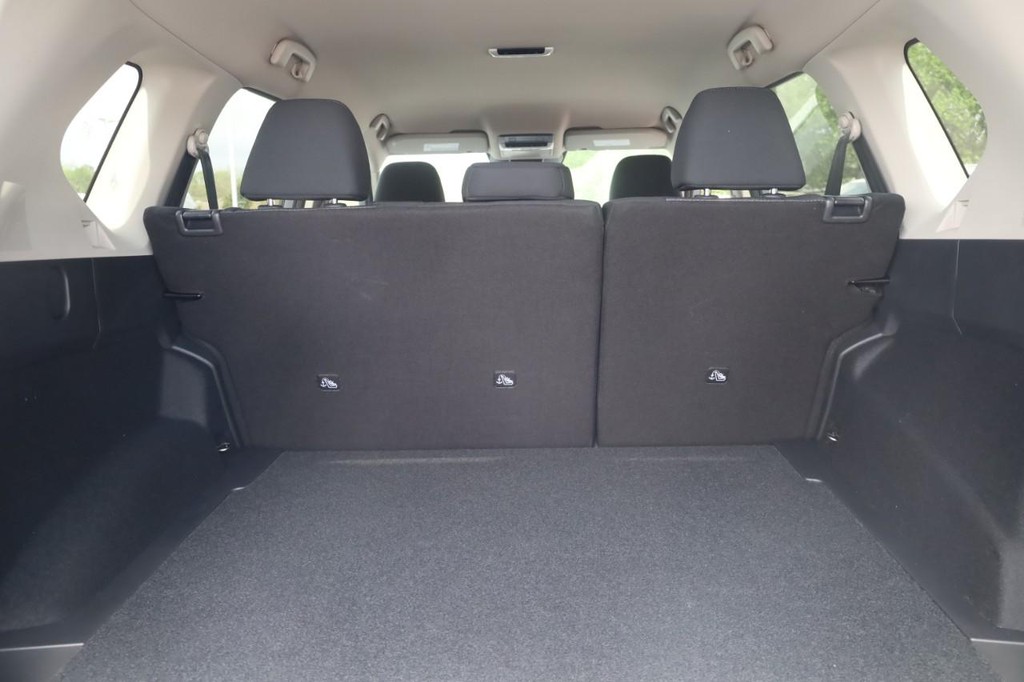 Nissan Rogue Vehicle Image 23