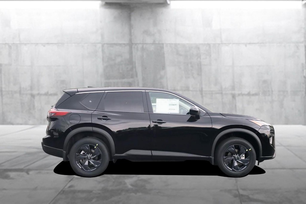 Nissan Rogue Vehicle Image 05