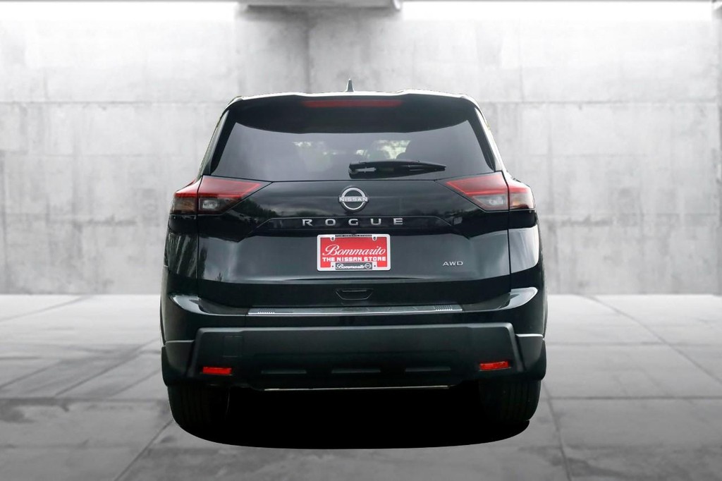 Nissan Rogue Vehicle Image 06
