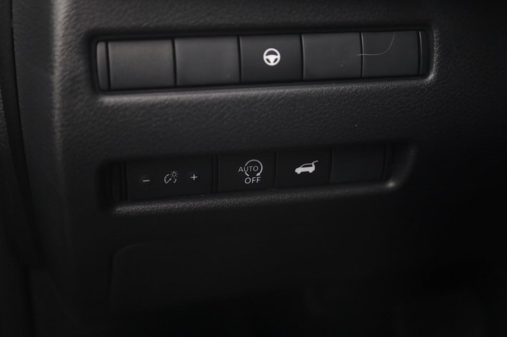 Nissan Rogue Vehicle Image 12
