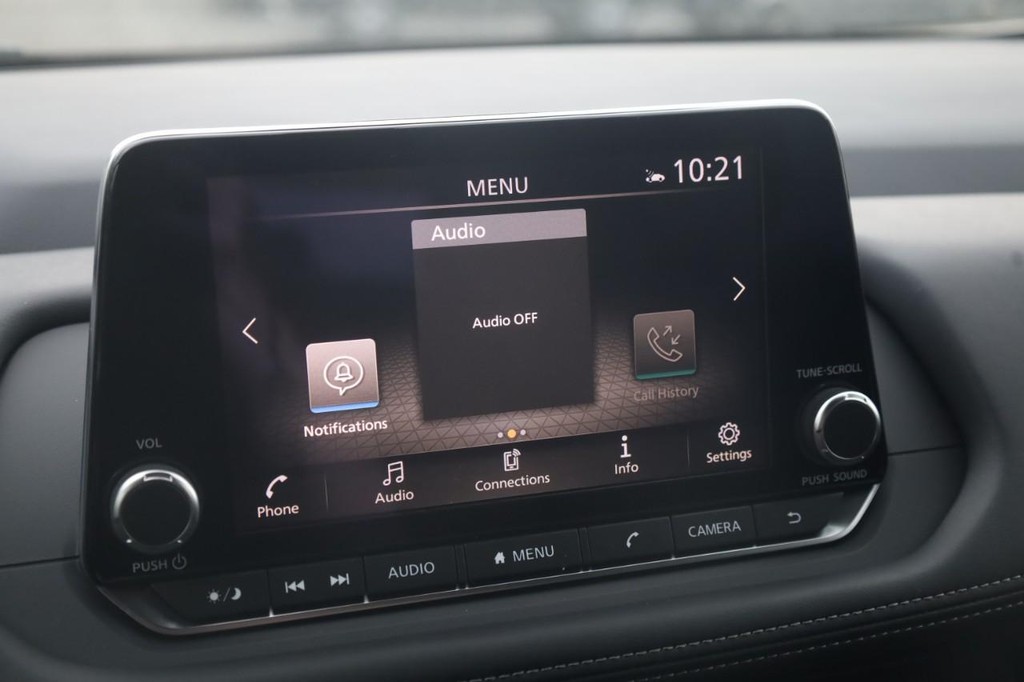 Nissan Rogue Vehicle Image 14