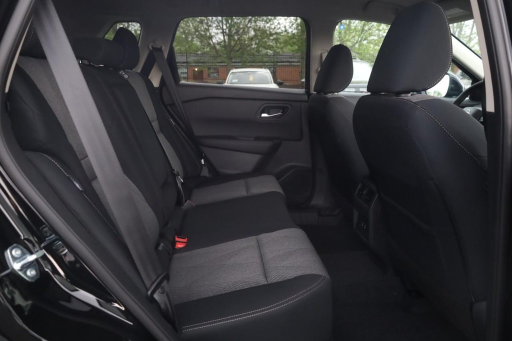 Nissan Rogue Vehicle Image 22