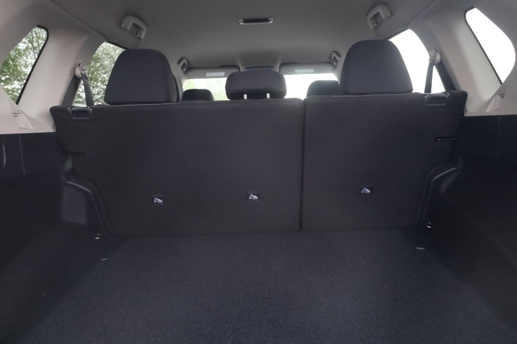 Nissan Rogue Vehicle Image 23