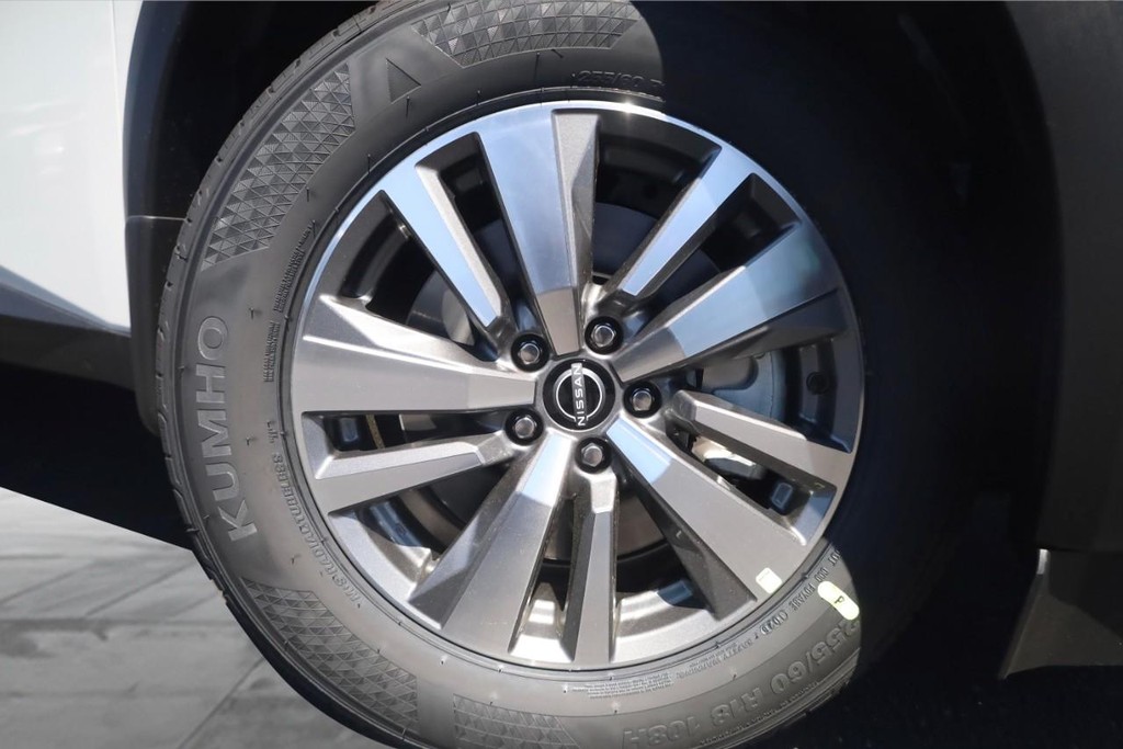 Nissan Pathfinder Vehicle Image 03