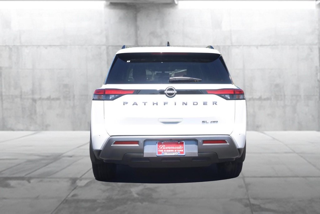 Nissan Pathfinder Vehicle Image 06