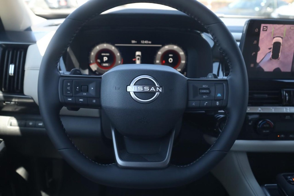 Nissan Pathfinder Vehicle Image 08
