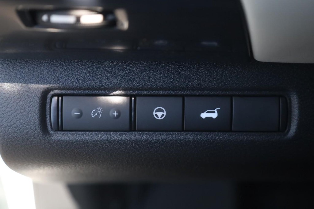 Nissan Pathfinder Vehicle Image 12