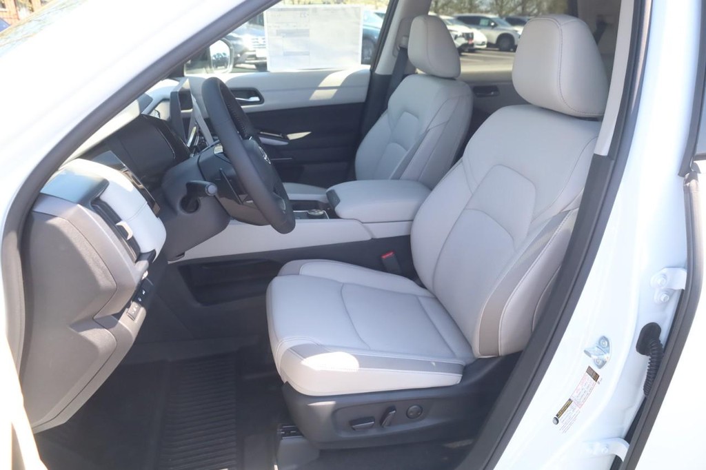 Nissan Pathfinder Vehicle Image 20