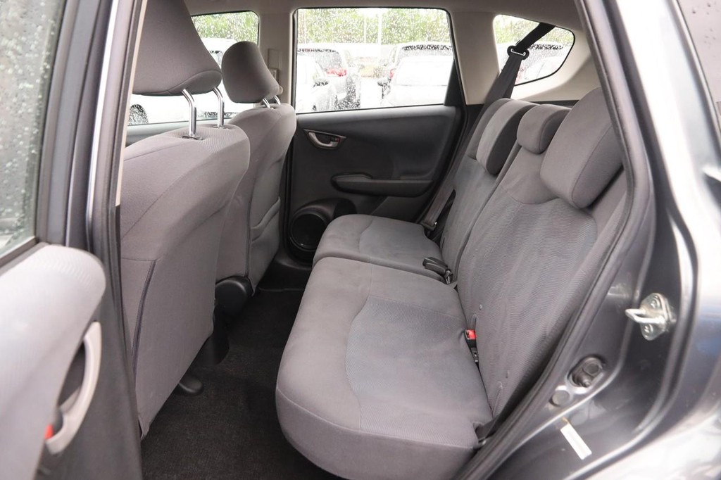 Honda Fit Vehicle Image 09