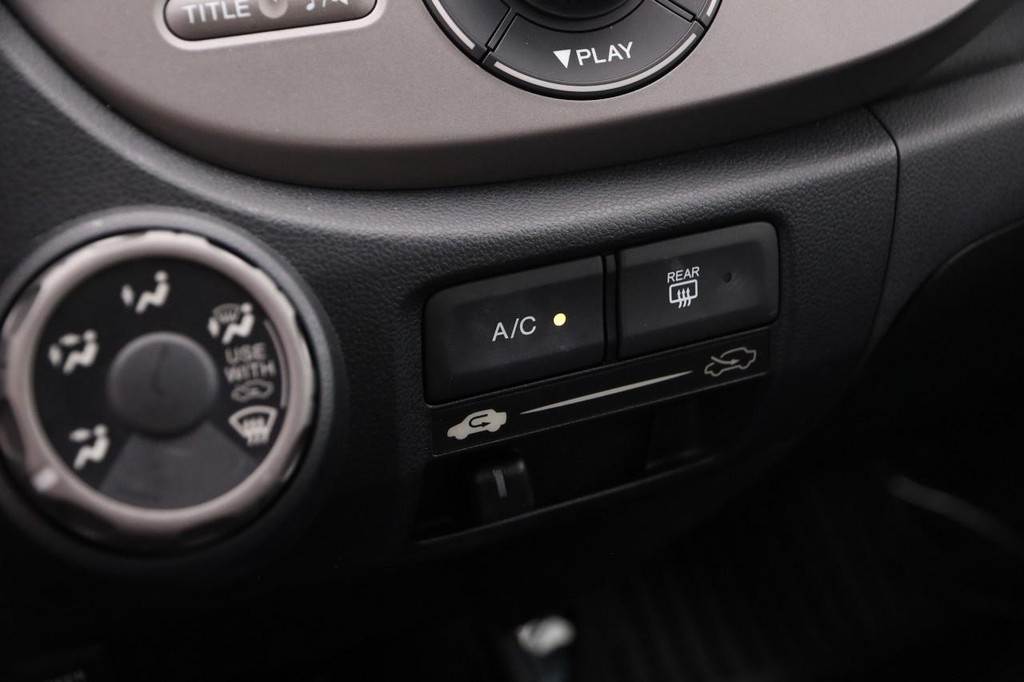 Honda Fit Vehicle Image 14