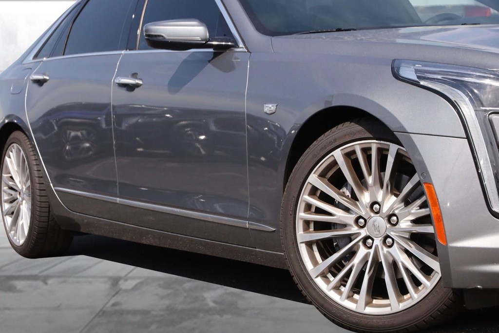Cadillac CT6 Vehicle Image 03