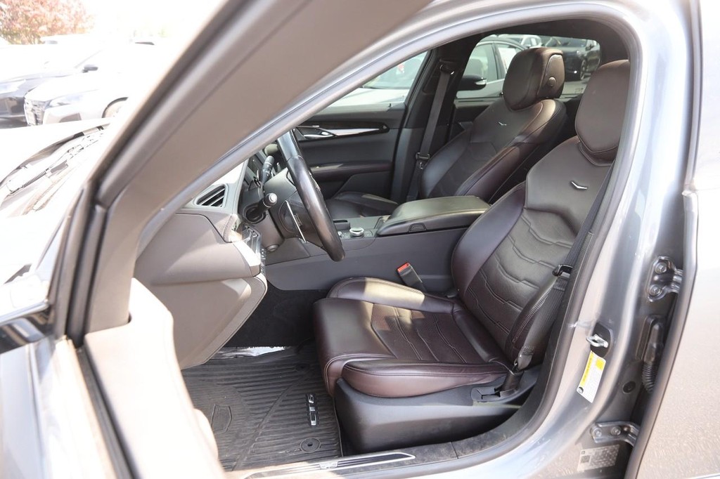 Cadillac CT6 Vehicle Image 10