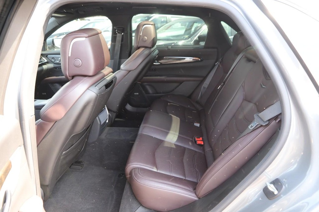 Cadillac CT6 Vehicle Image 11