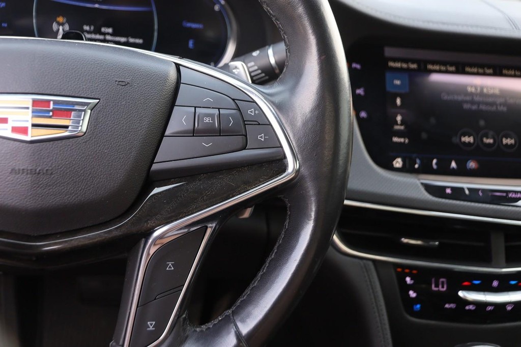 Cadillac CT6 Vehicle Image 14