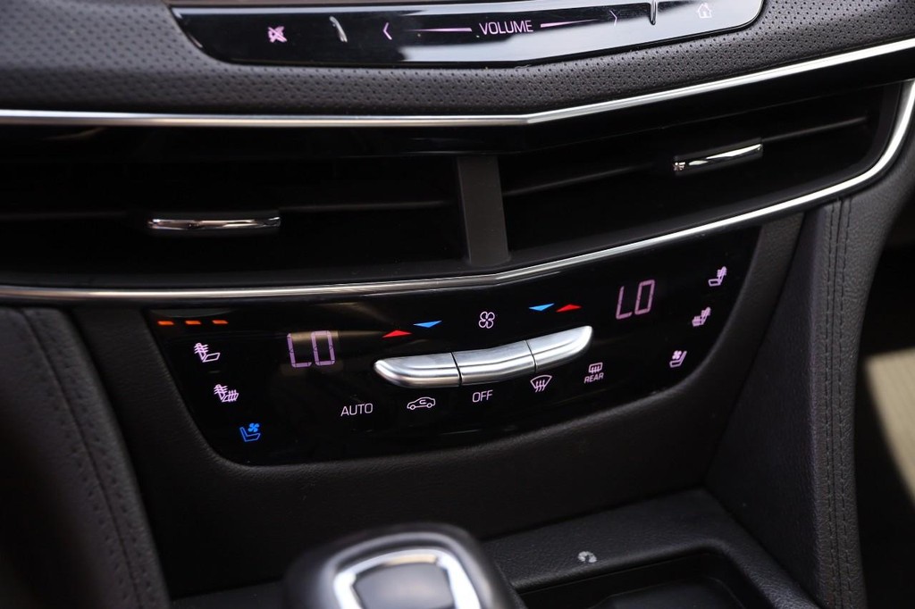 Cadillac CT6 Vehicle Image 20