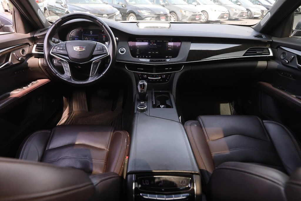 Cadillac CT6 Vehicle Image 25