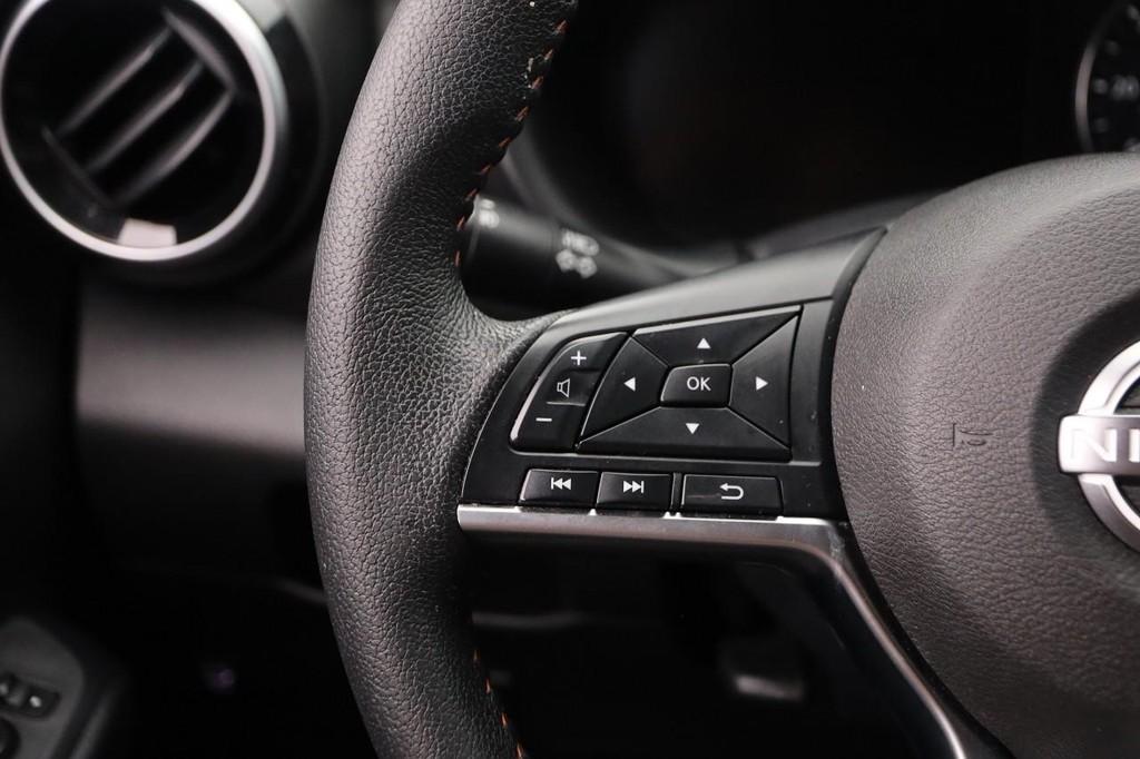 Nissan Kicks Vehicle Image 11