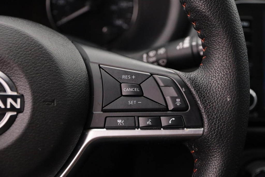 Nissan Kicks Vehicle Image 12