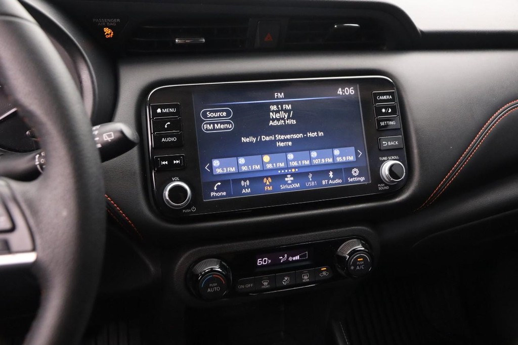 Nissan Kicks Vehicle Image 15